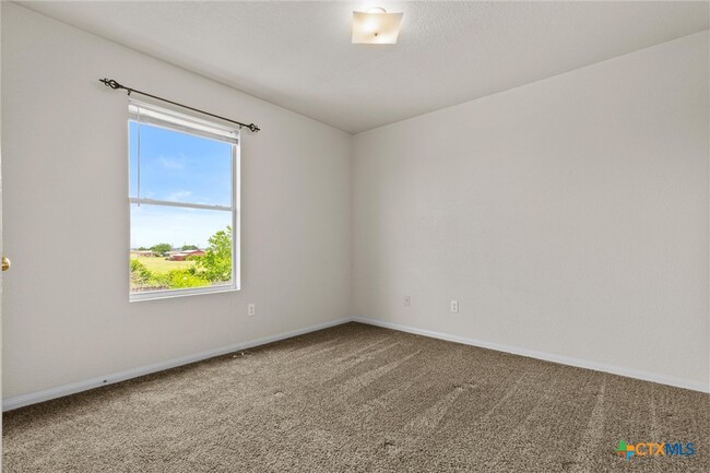 Building Photo - 5206 Oster Dr