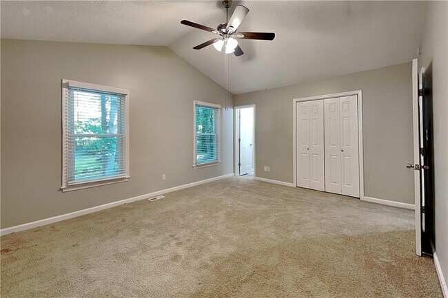 Building Photo - 323 Sumer Ln N