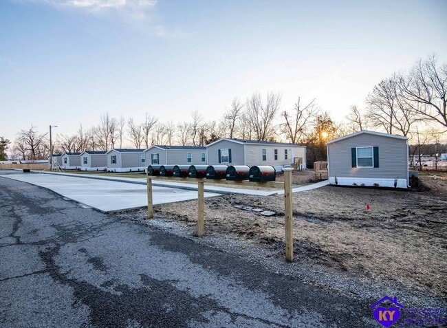 Building Photo - 97 Rail Fence Loop