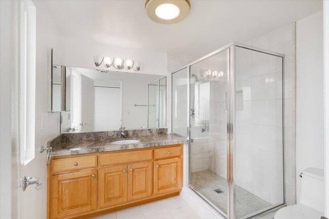 Building Photo - Beautiful Torrance Home