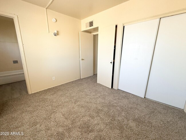 Building Photo - 1211 W Apache Trail