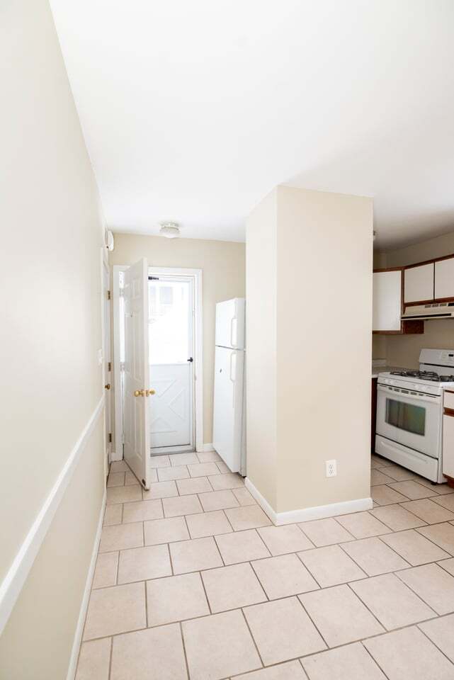 Building Photo - 15 Wheelwright Rd