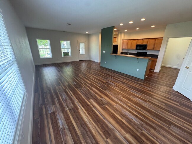 Building Photo - 111 Hatleyberry St