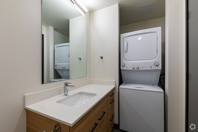 Studio B - 551 SF - Ferry Street Manor