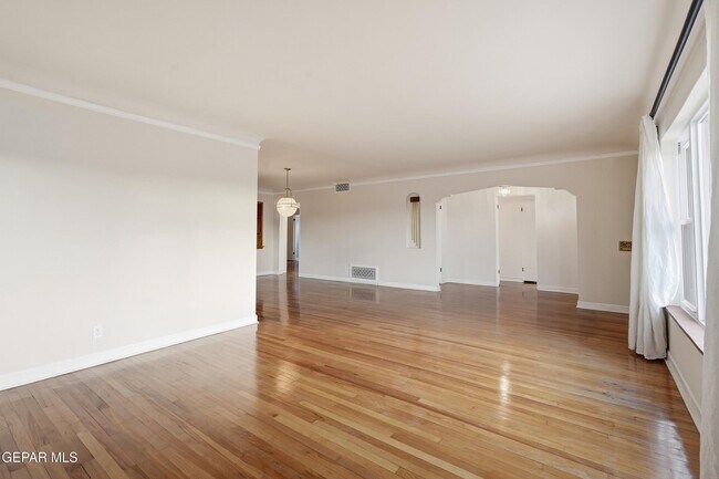 Building Photo - 3224 N Stanton St