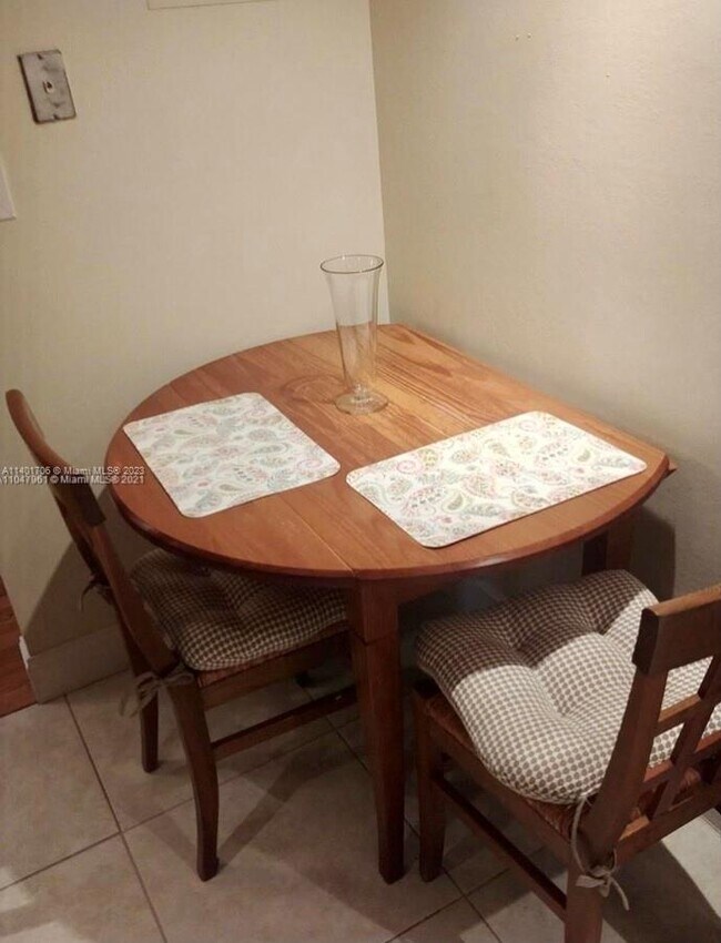 Building Photo - 6039 Collins Ave