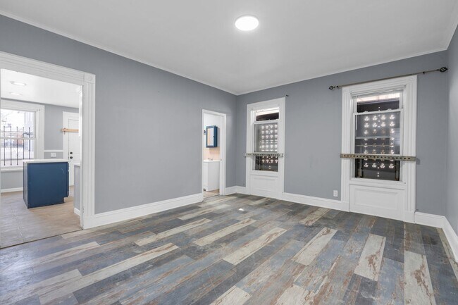 Building Photo - 555 Jefferson Ave