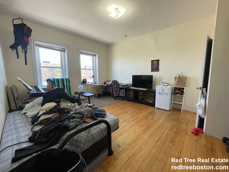 Building Photo - 1284 Commonwealth Ave