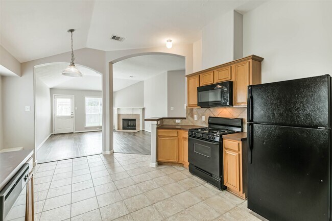Building Photo - 13831 Hillingdale Ln