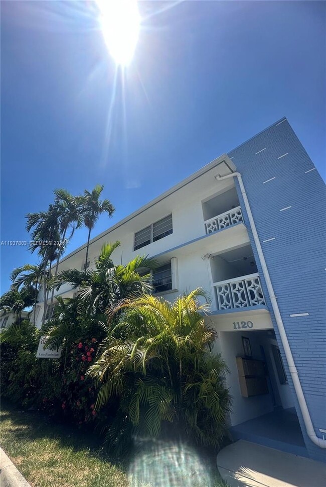 Building Photo - 1120 102nd St