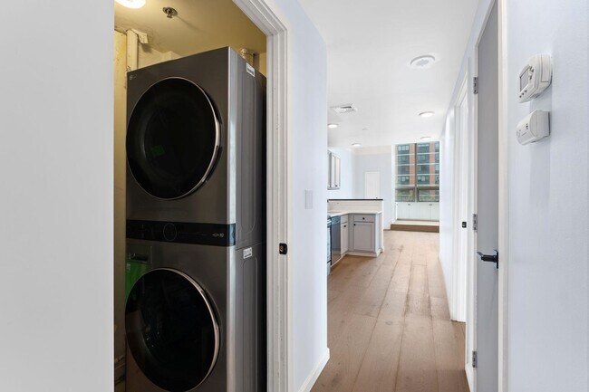 Building Photo - 689 Marin Blvd