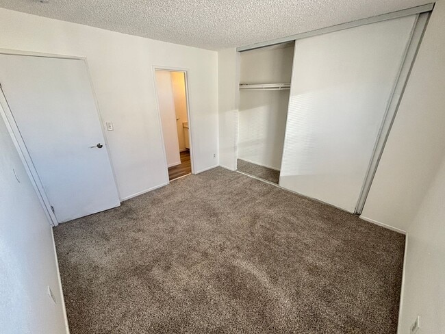 Building Photo - 147 Westminster Way