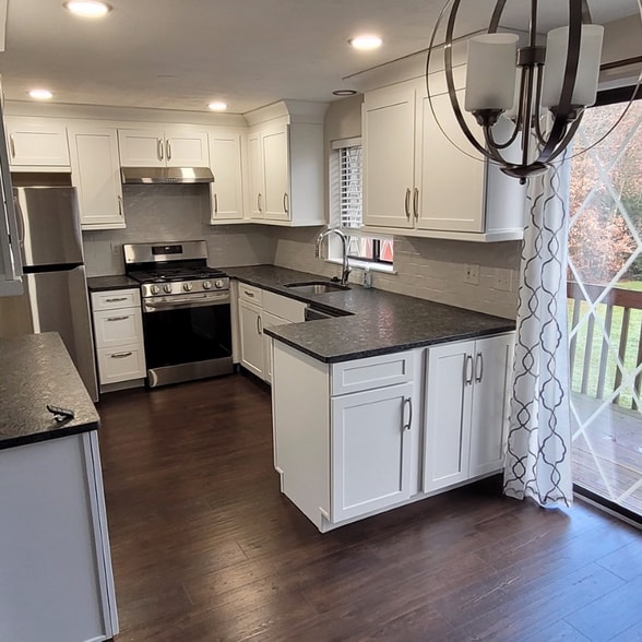 Building Photo - 16 Rollins Ct