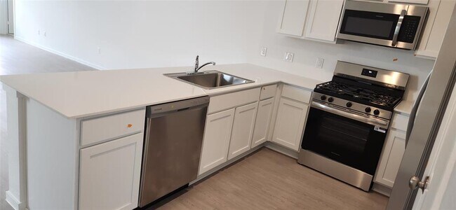 Building Photo - 26827 Inkberry Holly Ln