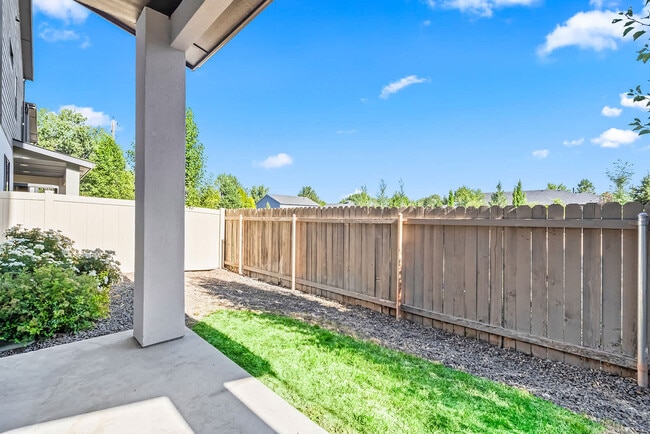 Building Photo - 6389 W Bluebird Ln