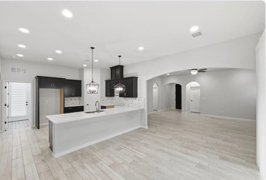 Building Photo - 2413 Tony Harper St