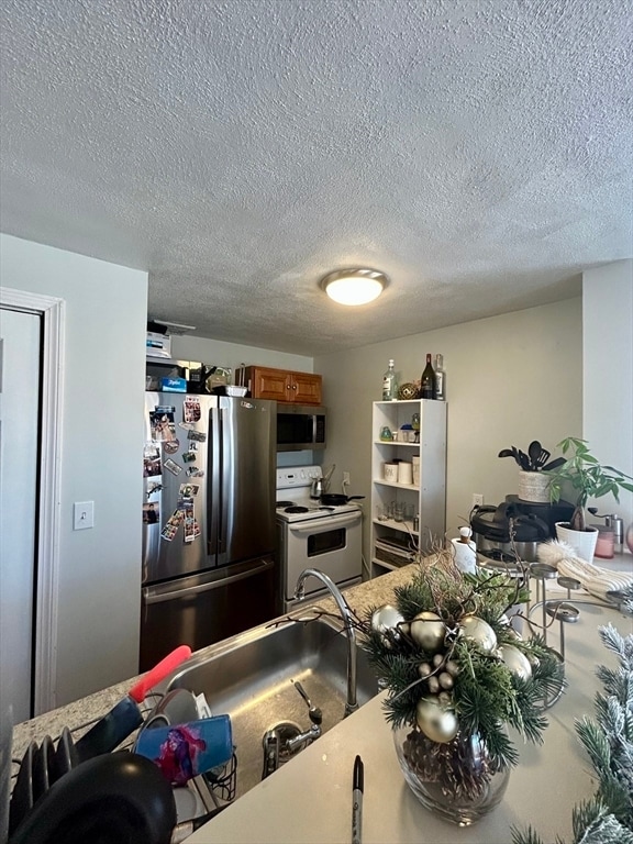 Building Photo - 14 Leverett Ave