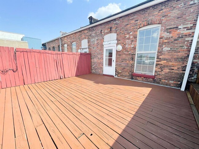 Building Photo - 208 W Michigan Ave