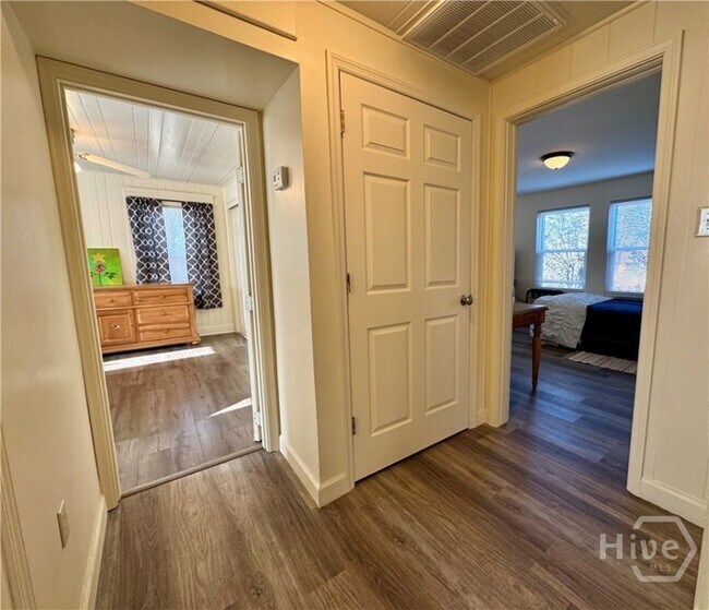 Building Photo - 233 Quacco Rd