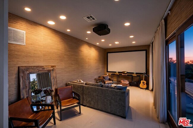 Building Photo - 2035 De Mille Dr