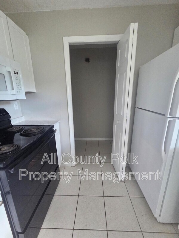 Building Photo - 220 S Eastside Dr