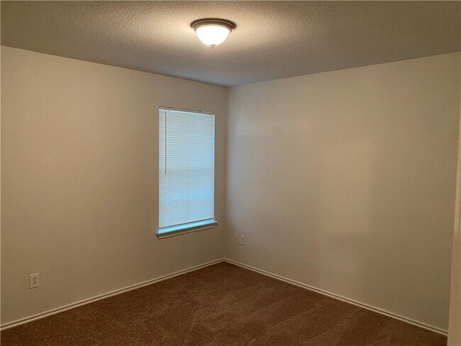 Building Photo - 11808 Plains Valley Dr