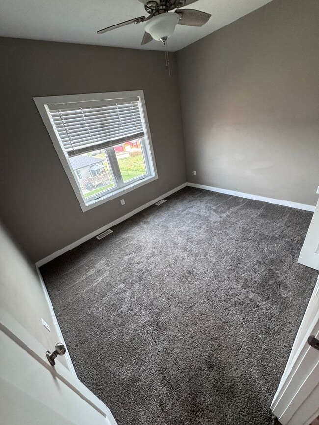 Building Photo - $2800 - 4 Bed 3 Bath Home in Westside Siou...