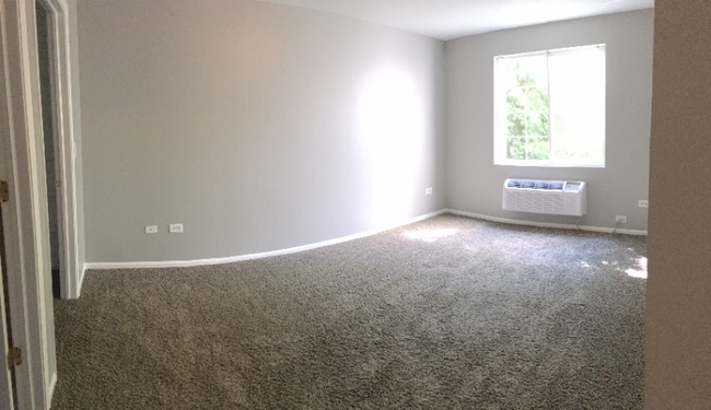 Building Photo - 815 Silverstone Dr