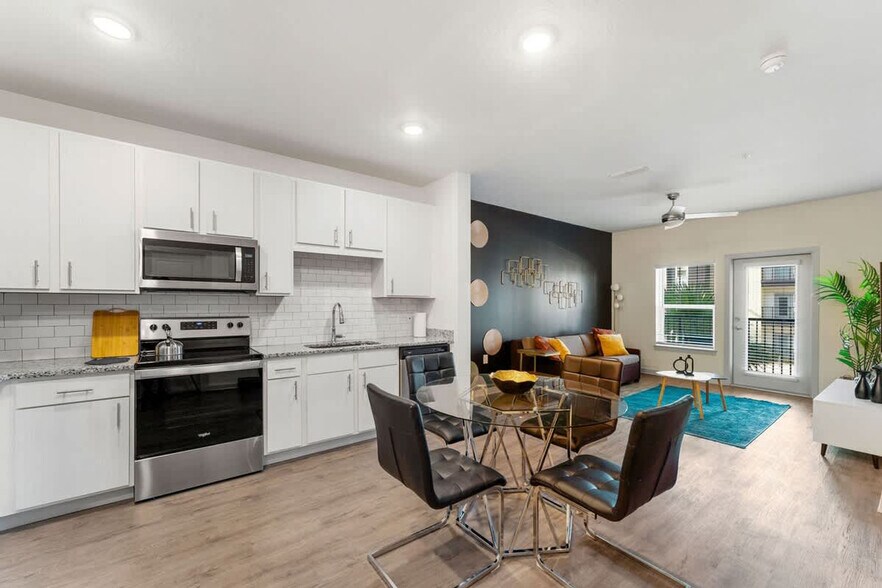 Building Photo - 14533 Star Water Rd