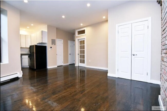 Building Photo - 3 bedroom in New York NY 10026