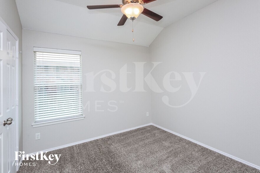 Building Photo - 2037 Cattle Creek Rd