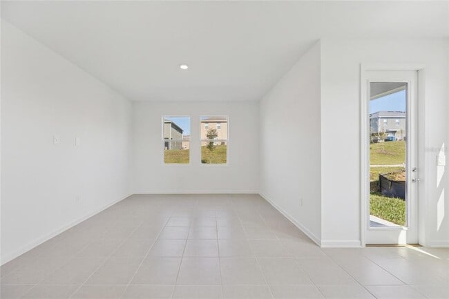 Building Photo - 2831 Maloof Dr