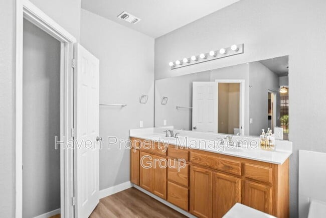 Building Photo - 382 Pestana Ave