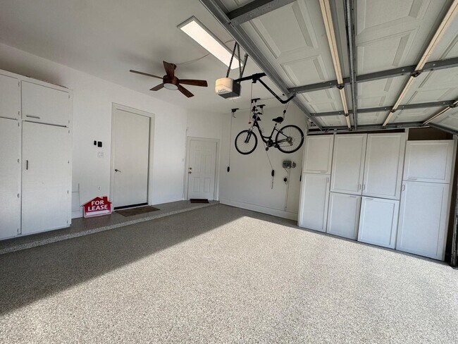Building Photo - 824 Birdsall St