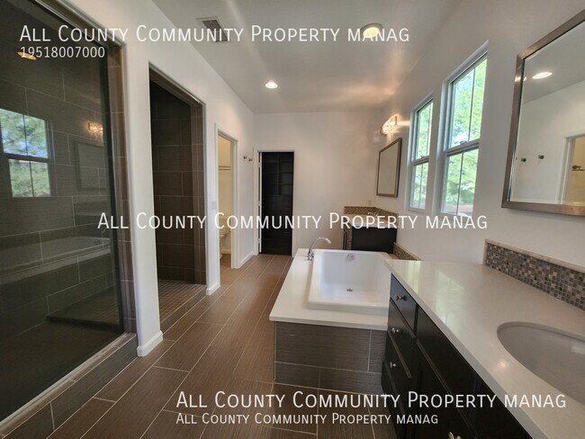 Building Photo - 43 Los Indios