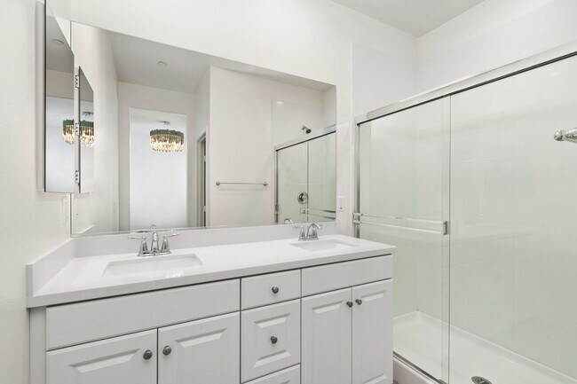 Building Photo - Available now! Beautiful 2 bedroom 2.5 bat...
