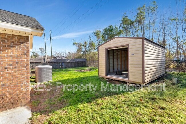 Building Photo - 1005 Tj Ln