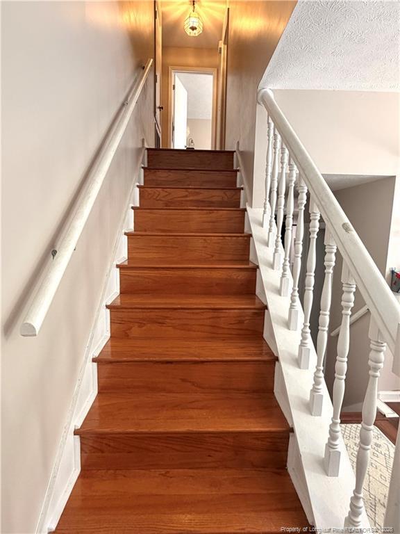 Building Photo - 1030 Rim Rd