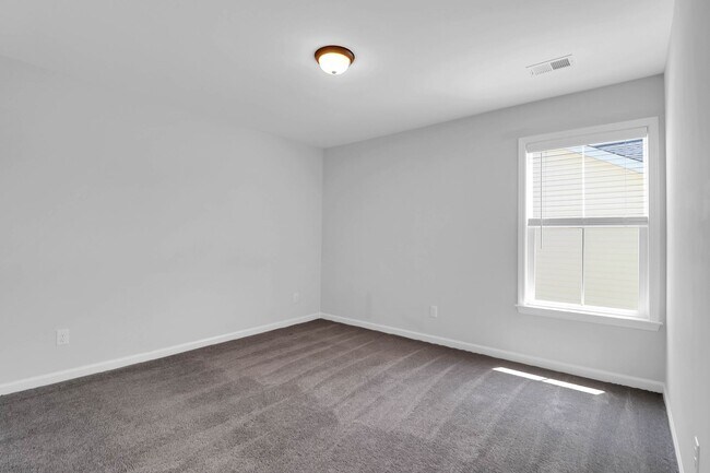 Building Photo - Pristine and Calm Home in Moncks Corner