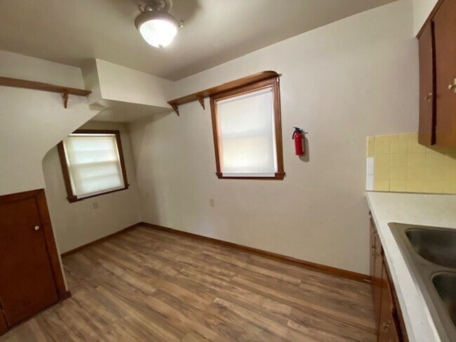 Building Photo - 114 Beck Ave