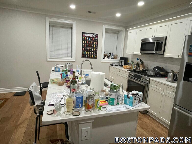 Building Photo - 14 Mt Hood Rd