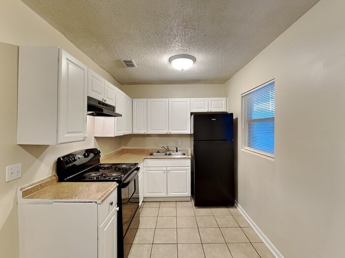 Building Photo - 237 Blairmore Blvd W