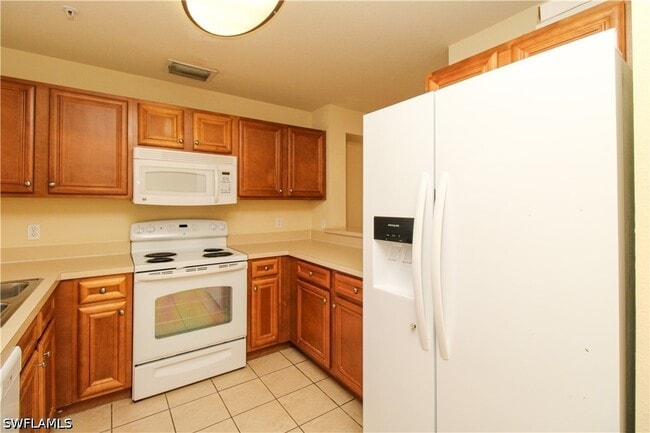 Building Photo - 9051 Gervais Cir