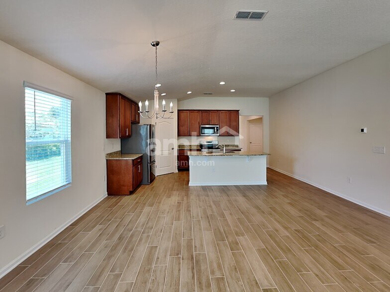 Building Photo - 40 N Hamilton Springs Rd