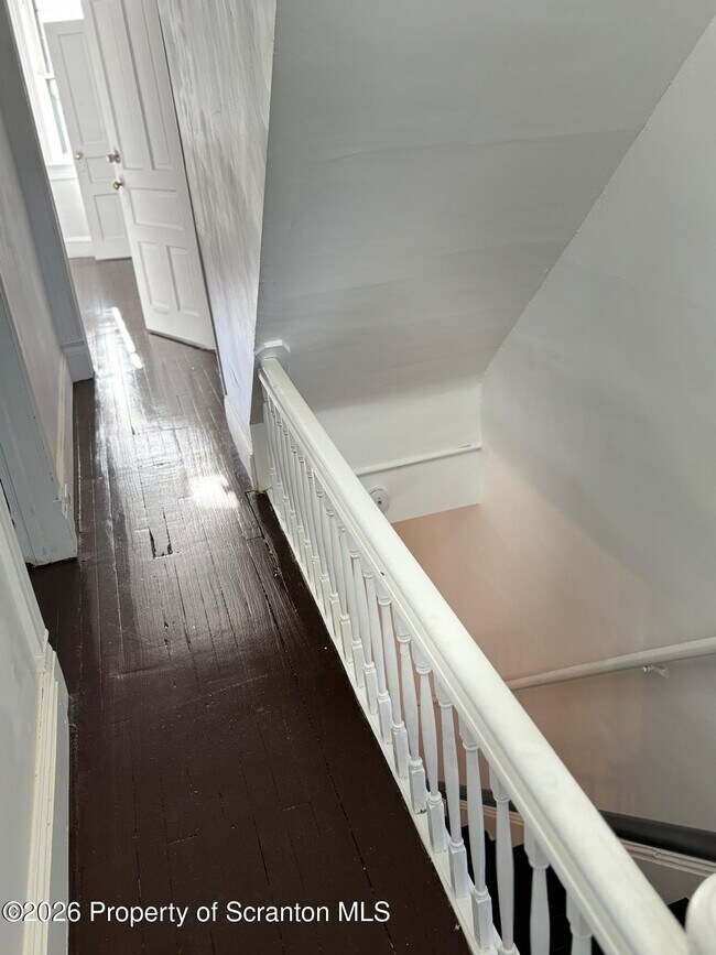 Building Photo - 719 Hemlock St