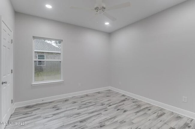 Building Photo - 3121 Seahorse Rd