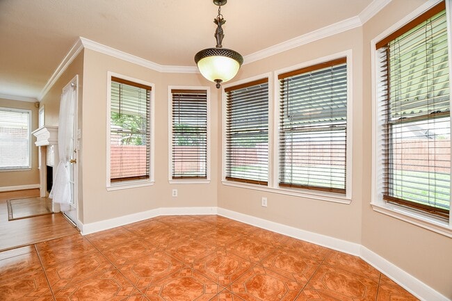 Building Photo - 11707 Turtle Lake Dr