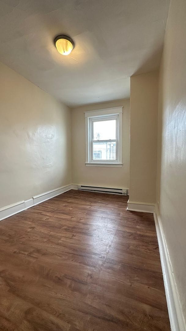 Building Photo - Desirable Property - Oak Lane