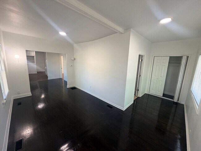 Building Photo - Newly Renovated 3 Bedroom • 1 Bathroom Home