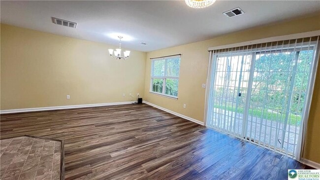 Building Photo - 705 Blue Heron Dr